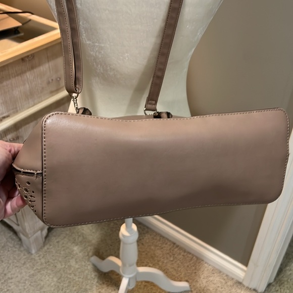 Kelly & Katie Convertible Crossbody - Picture 5 of 15